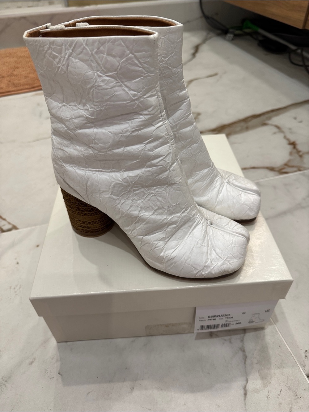 Maison Martin Margiela White Split-Toe Leather Ankle Boots
